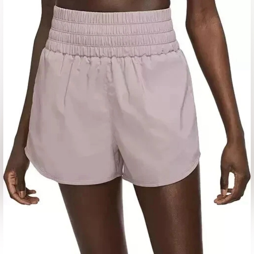 Nike One Women's Dri-FIT Ultra High-Waisted 3" Brief-Lined Shorts Active Short M